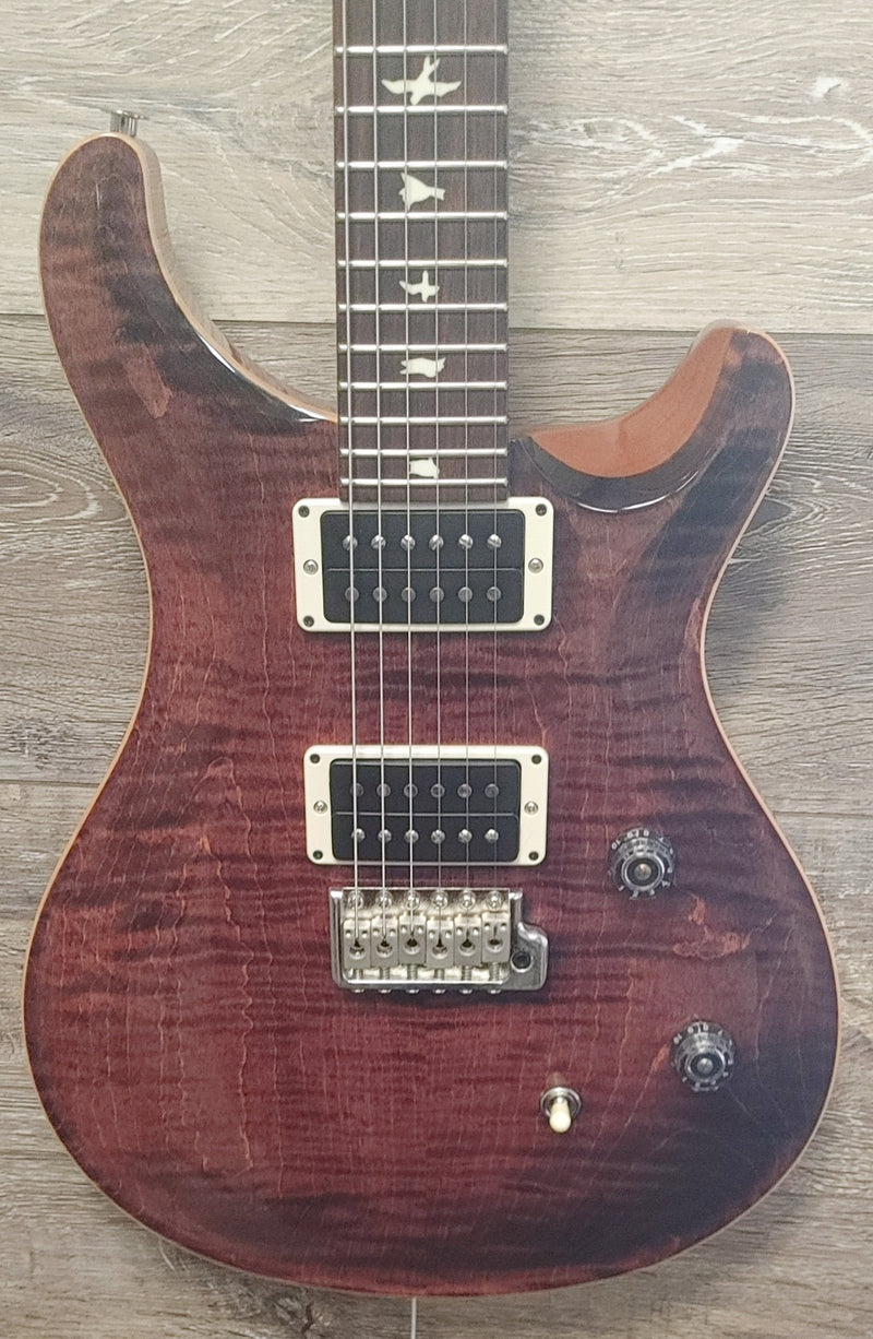 Load image into gallery viewer, Guitare électrique "CE24" avec Étui