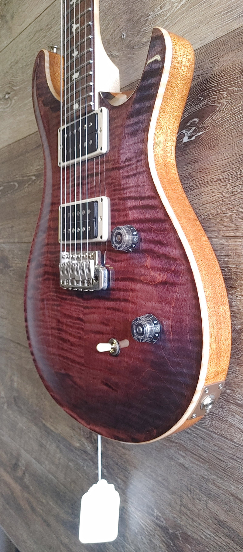 Load image into gallery viewer, Guitare électrique "CE24" avec Étui