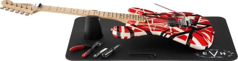 Chargez l'image dans la visionneuse de la galerie, Tapis de travail EVH®, noir et gris