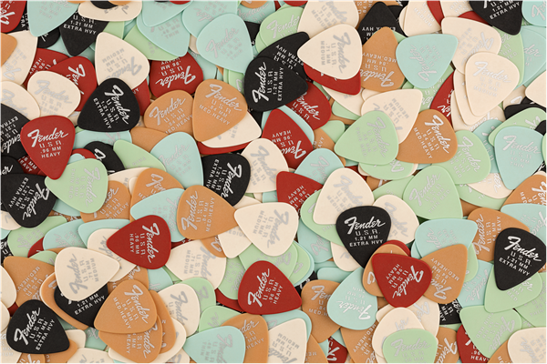 Chargez l'image dans la visionneuse de la galerie, Médiator Fender Dura-Tone/.84mm/ Med-Heavy/ Butterscotch Blonde/ pqt 12