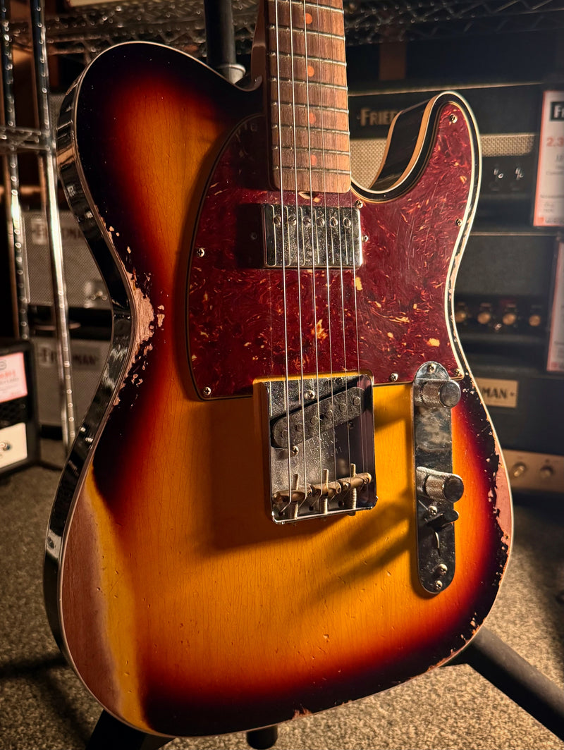 Load image into gallery viewer, Guitare électrique Telecaster Custom Reverse 1960 Heavy Relic 2023