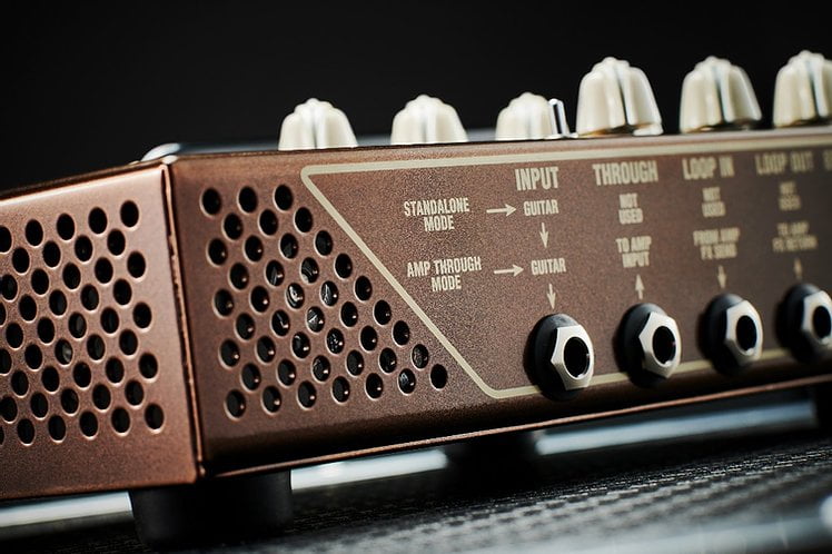 Load image into gallery viewer, Pédale de préamplification "Copper V4 preamp pedal"