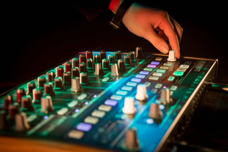 Chargez l'image dans la visionneuse de la galerie, Synthétiseur à percussion analogique DrumBrute