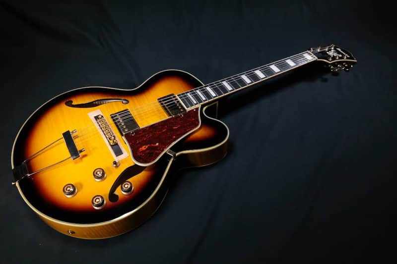 Load image into gallery viewer, Guitare Ibanez Hollow Body "AF95FM AYS", Sunburst Jaune Antique
