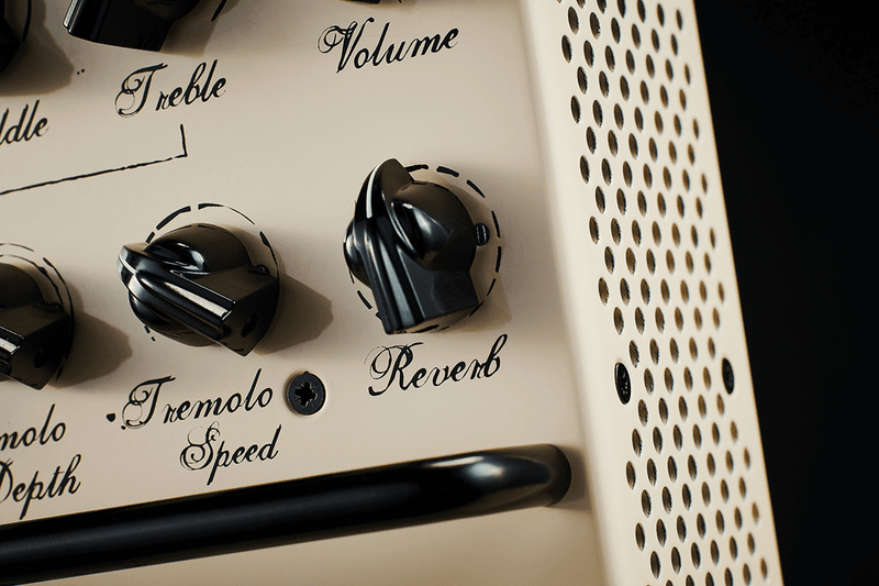 Chargez l'image dans la visionneuse de la galerie, Amplificateur de guitare compact VRC V4 DUCHESS
