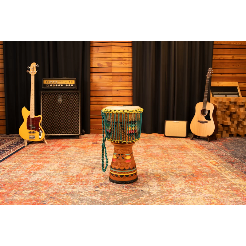 Chargez l'image dans la visionneuse de la galerie, Djembe Sculpté "Artisan Edition Tongo" de 12 pouces
