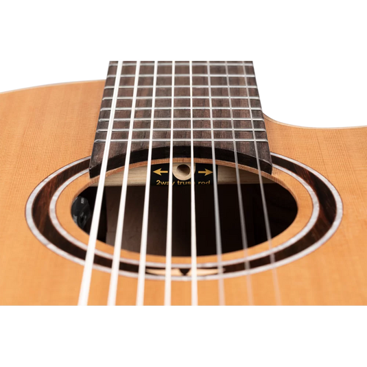 Guitare classique 8 cordes de la série Perfomer