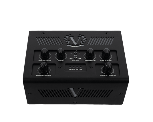 Amplificateur de puissance à lampes, 200 watts sous 4 Ω, 100 watts sous 8 Ω, 50 watts sous 16 Ω