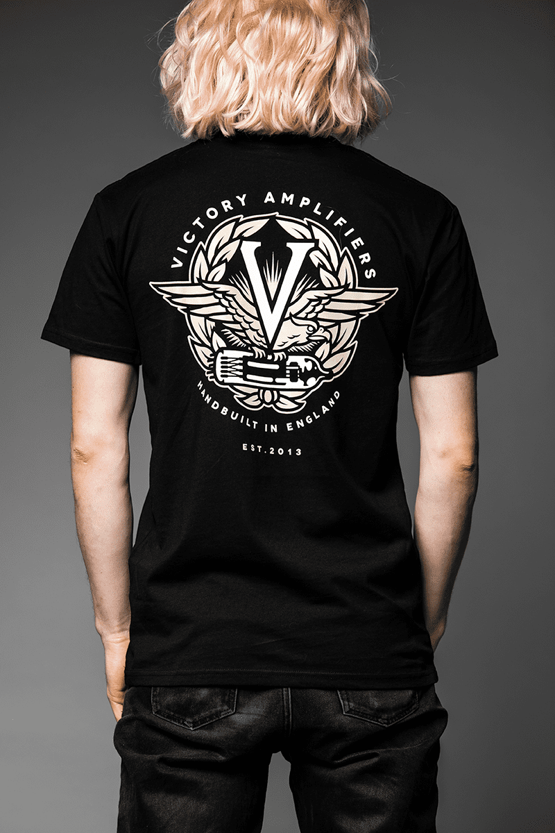 Load image into gallery viewer, T-shirt officiel avec logo Victory Eagle-M en noir avec grand motif dans le dos
