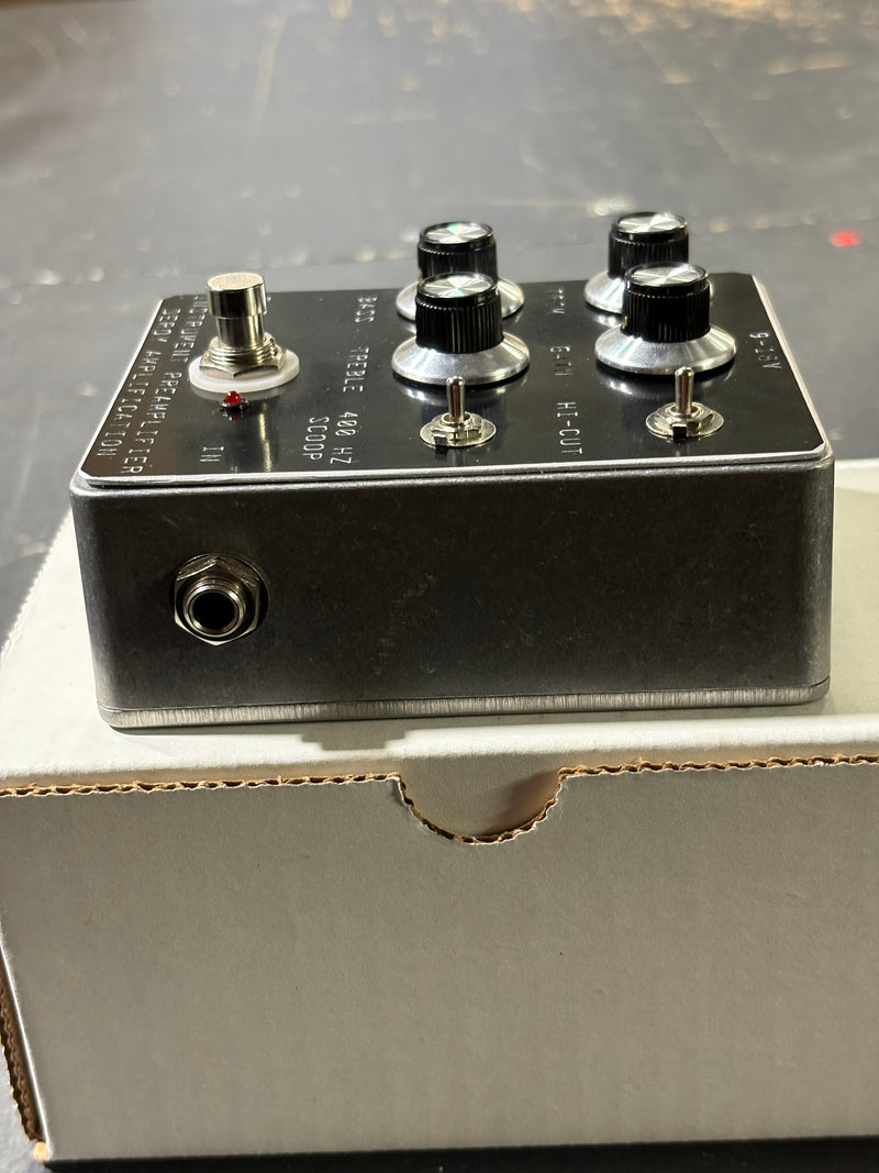 Load image into gallery viewer, Pédale de préamplificateur d&#39;instruments
