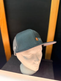 Casquette à palette plate DM logo couleur. ‘94, Flexfit Tech 1-10