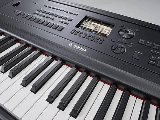 Piano Digital de la série DGX avec entrée micro et support