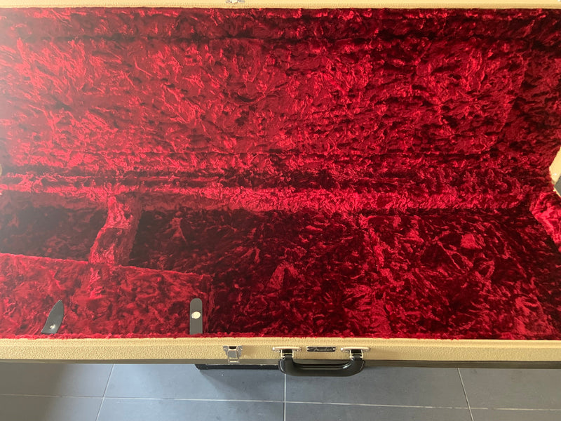 Load image into gallery viewer, Usagé basse électrique 4 cordes édition limitée &quot;Suona Jazz Bass® Thinline&quot; - Drummond Musique
