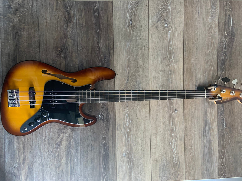 Load image into gallery viewer, Usagé basse électrique 4 cordes édition limitée &quot;Suona Jazz Bass® Thinline&quot; - Drummond Musique
