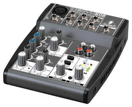 Console de mixage avec 5 entrées et 2 bus