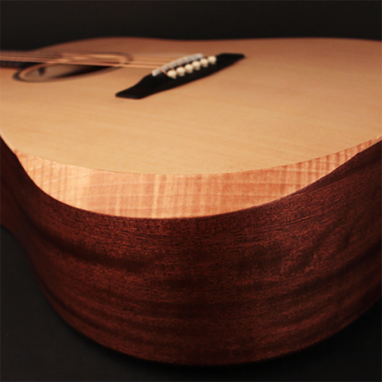 Guitare acoustique "Bevel Cut"